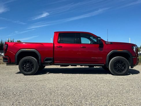 Used 2024 GMC Sierra 2500 AT4 w/ AT4 Premium Plus Package AWD/4WD image 9