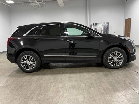 Used 2023 Cadillac XT5 Premium Luxury image 3