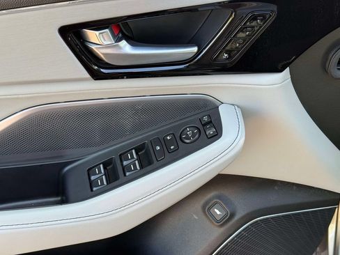 Certified 2025 Acura MDX SH-AWD w/ Technology Package image 11