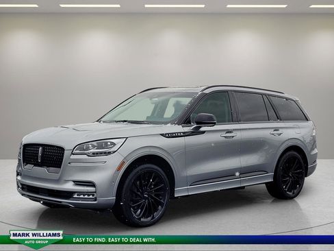 Used 2024 Lincoln Aviator Reserve w/ Equipment Group 201A image 8