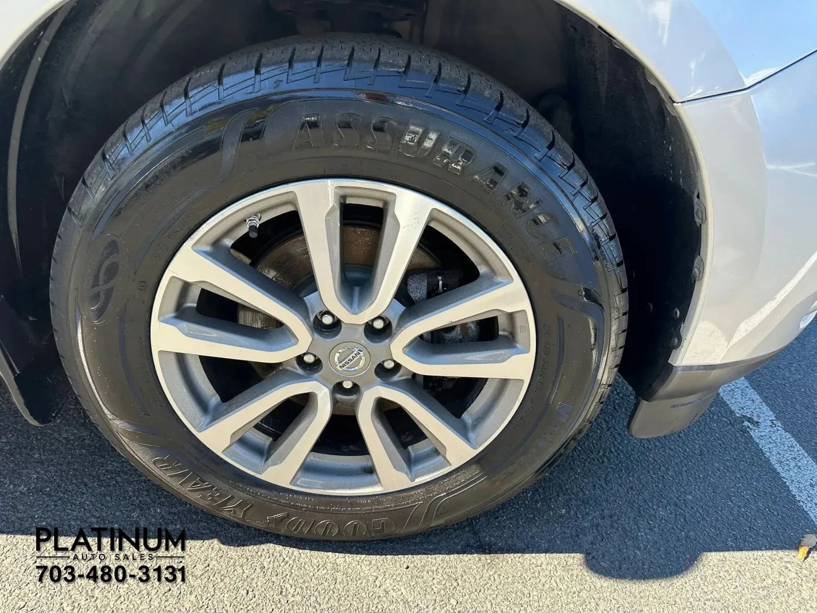 Used 2015 Nissan Pathfinder SV w/ Cargo Package FWD image 23