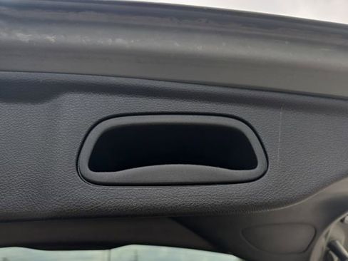 Used 2022 Jeep Compass Limited image 13