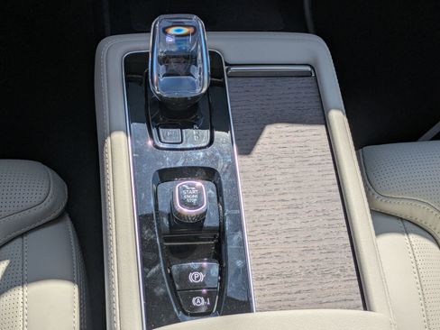 New 2026 Volvo XC90 B6 Ultra w/ Protection Package AWD/4WD image 14