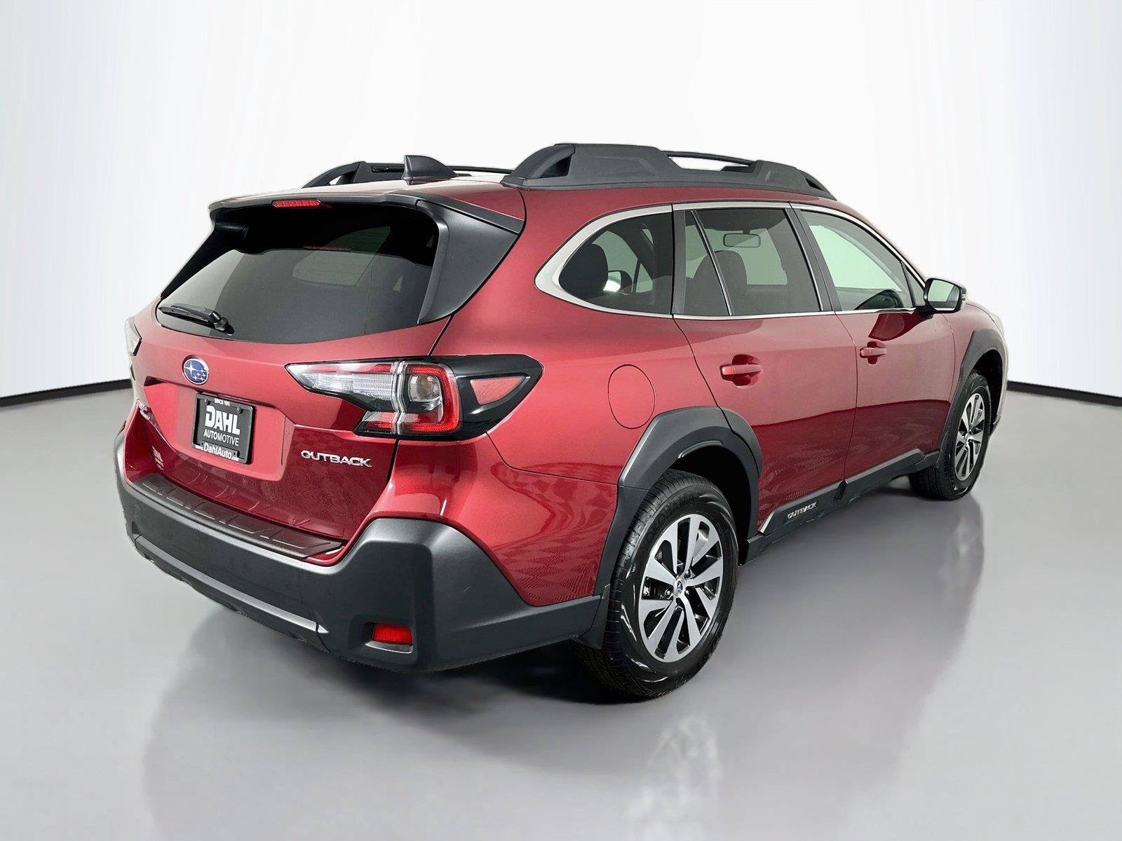 Used 2025 Subaru Outback Premium AWD/4WD image 13