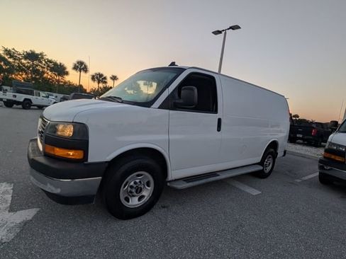 Used 2021 GMC Savana 2500 w/ Driver Convenience Package RWD image 3