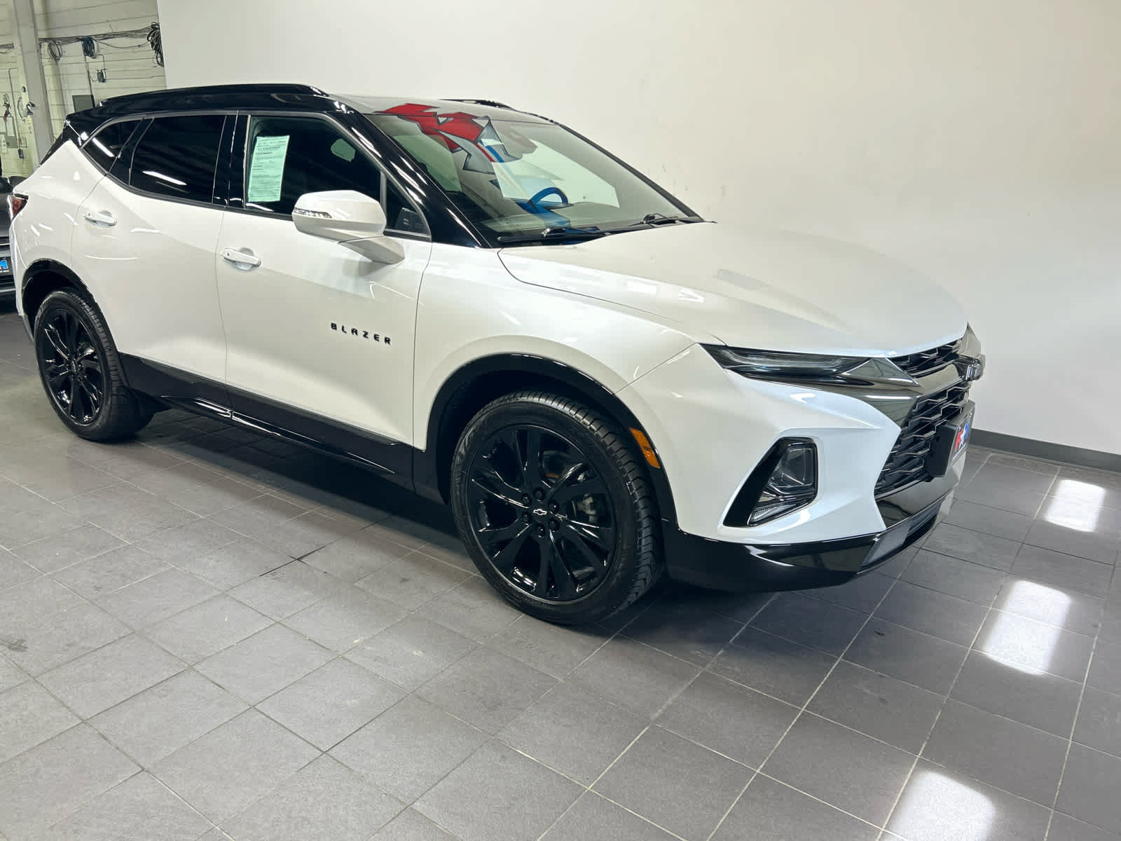 Used 2022 Chevrolet Blazer RS w/ Enhanced Convenience Package AWD/4WD image 2