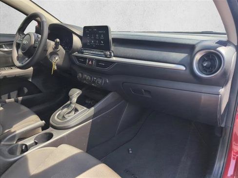 Used 2021 Kia Forte LXS FWD image 29