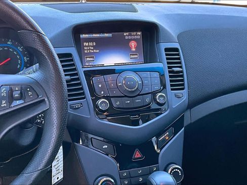 Used 2016 Chevrolet Cruze LT w/ Sun And Sound Package image 7