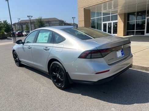 New 2025 Honda Accord SE image 2