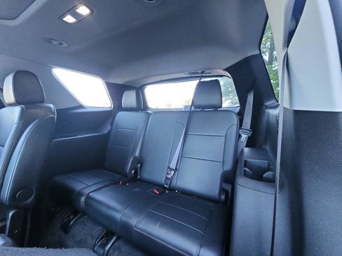 Used 2019 Chevrolet Traverse LT w/ LT Premium Package FWD image 21
