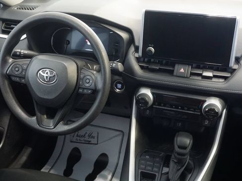 Certified 2025 Toyota RAV4 XLE AWD/4WD image 28