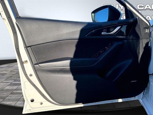 Used 2015 MAZDA MAZDA3 i Touring w/ Technology Package image 23