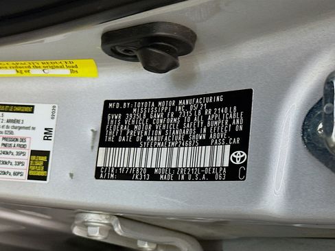 Used 2021 Toyota Corolla LE image 12