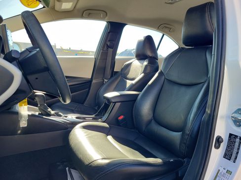 Used 2022 Toyota Corolla LE image 16