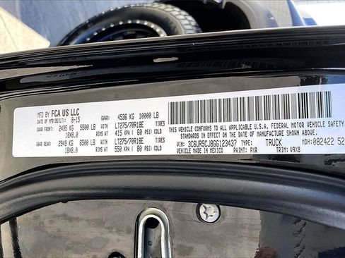 Used 2016 RAM 2500 Tradesman w/ Chrome Appearance Group image 37