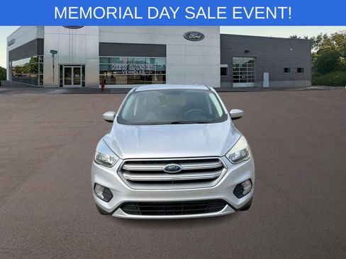 Used 2017 Ford Escape SE AWD/4WD image 3
