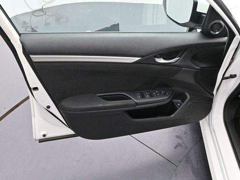 Used 2017 Honda Civic EX image 9