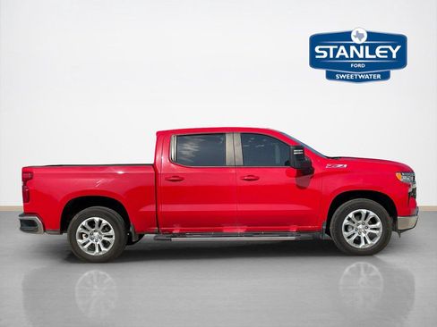 Used 2024 Chevrolet Silverado 1500 LT AWD/4WD image 8