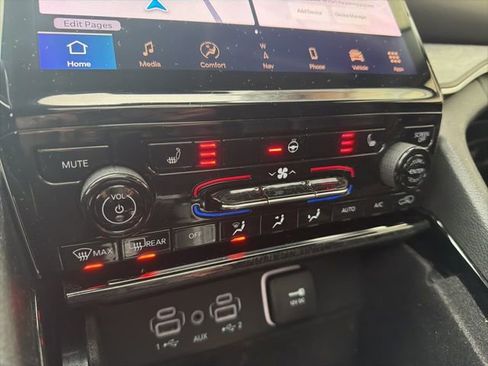 Used 2022 Jeep Grand Cherokee Limited image 6