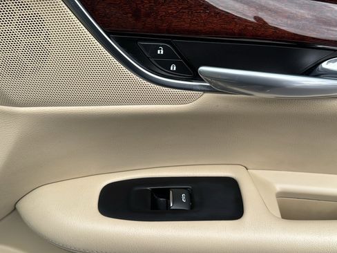 Used 2017 Cadillac XT5 Luxury w/ Driver Awareness Package image 27