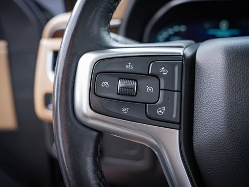 Used 2022 Chevrolet Tahoe Premier AWD/4WD image 18