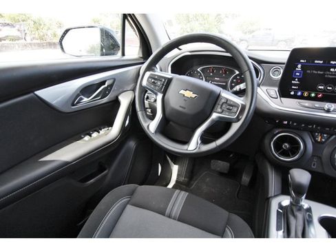 Used 2025 Chevrolet Blazer LT AWD/4WD image 8