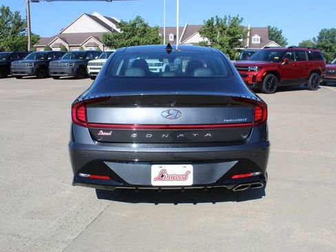 Used 2022 Hyundai Sonata Limited w/ Cargo Package FWD image 4