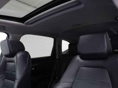 Used 2018 Honda CR-V Touring image 12