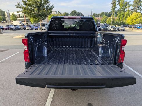 Used 2023 Chevrolet Silverado 1500 LT AWD/4WD image 33
