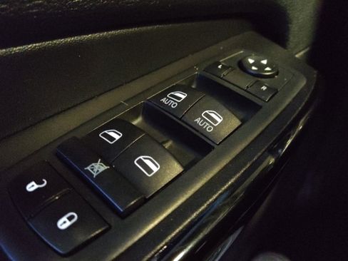 Used 2020 Jeep Cherokee Latitude Plus image 27