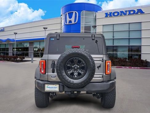 Used 2023 Ford Bronco Wildtrak image 5