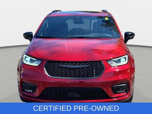 Used 2025 Chrysler Pacifica Limited FWD image 2