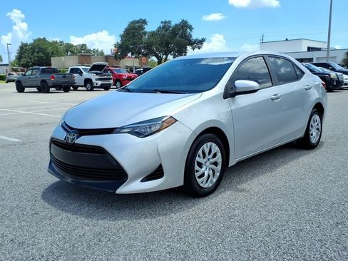 Used 2017 Toyota Corolla L FWD image 3