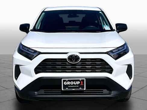 Used 2023 Toyota RAV4 LE AWD/4WD image 4