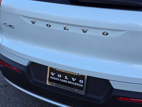 Certified 2023 Volvo XC40 B5 Ultimate w/ Protection Package Premier image 13