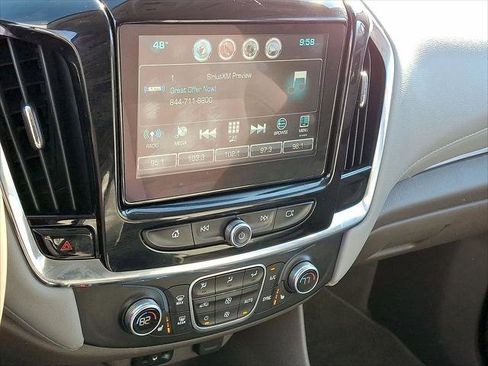 Used 2018 Chevrolet Traverse LT image 20