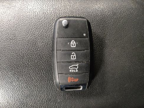 Used 2014 Kia Soul + image 32