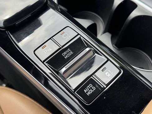 Used 2021 Hyundai Sonata Limited w/ Preferred Accessory Package FWD image 13