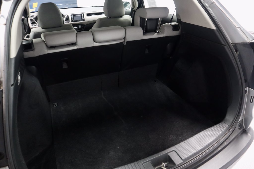 Used 2020 Honda HR-V LX image 14