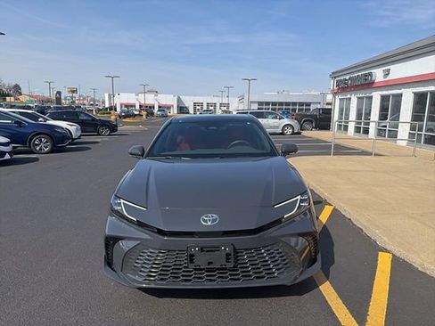 Used 2025 Toyota Camry XSE image 10