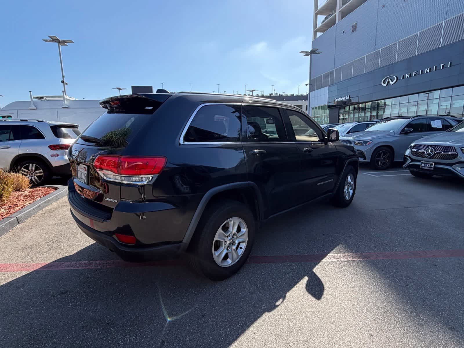 Used 2016 Jeep Grand Cherokee Laredo RWD image 4