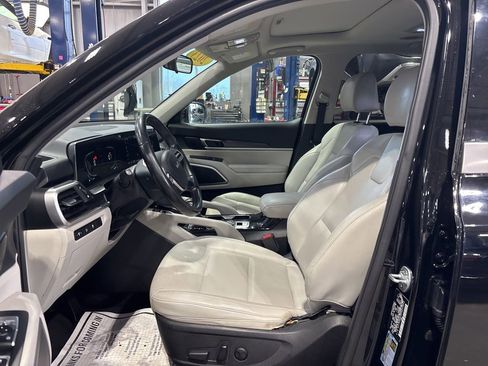 Used 2023 Kia Telluride S w/ S Sunroof Package AWD/4WD image 9