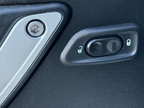 Used 2014 Jeep Wrangler Unlimited Sahara w/ Connectivity Group image 15