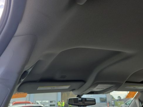 Used 2018 Chevrolet Silverado 1500 Custom w/ Custom Value Package AWD/4WD image 8