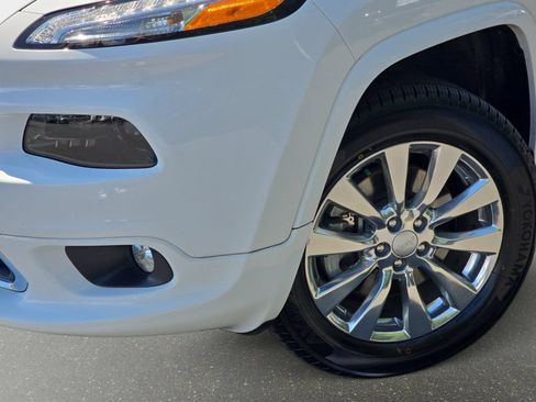Used 2017 Jeep Cherokee Overland w/ Heavy Duty Protection Group AWD/4WD image 34