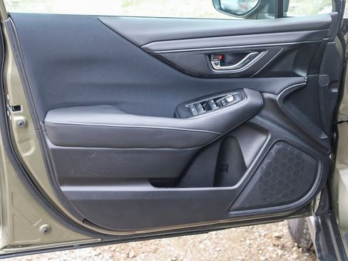 Used 2025 Subaru Outback Premium image 19