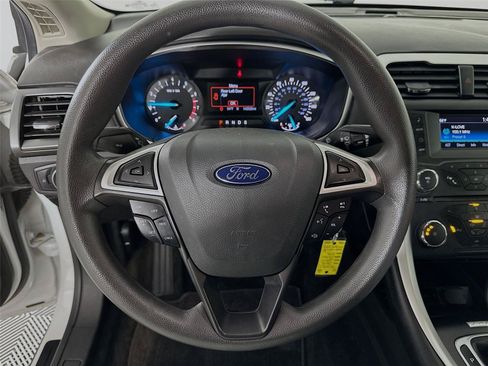 Used 2015 Ford Fusion SE FWD image 17