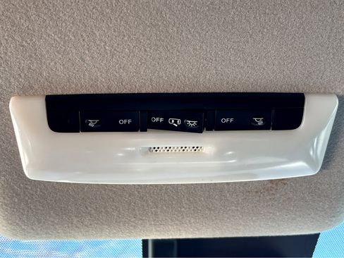 Used 2024 Nissan Versa S w/ S Plus Package image 25