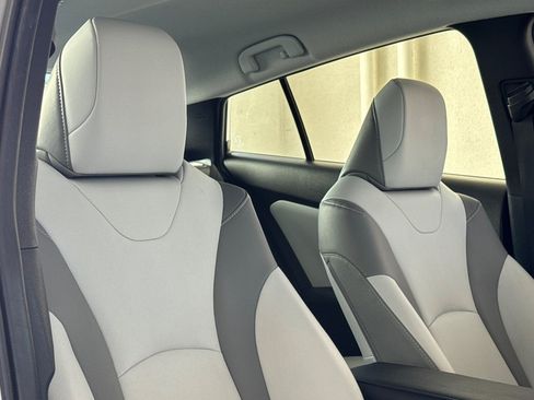 Used 2021 Toyota Prius Prime XLE FWD image 32