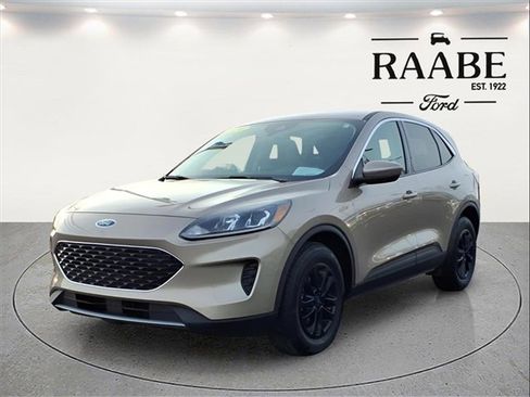 Used 2020 Ford Escape SE image 3